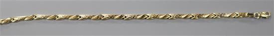 A modern 14k gold bracelet, 18.3cm.